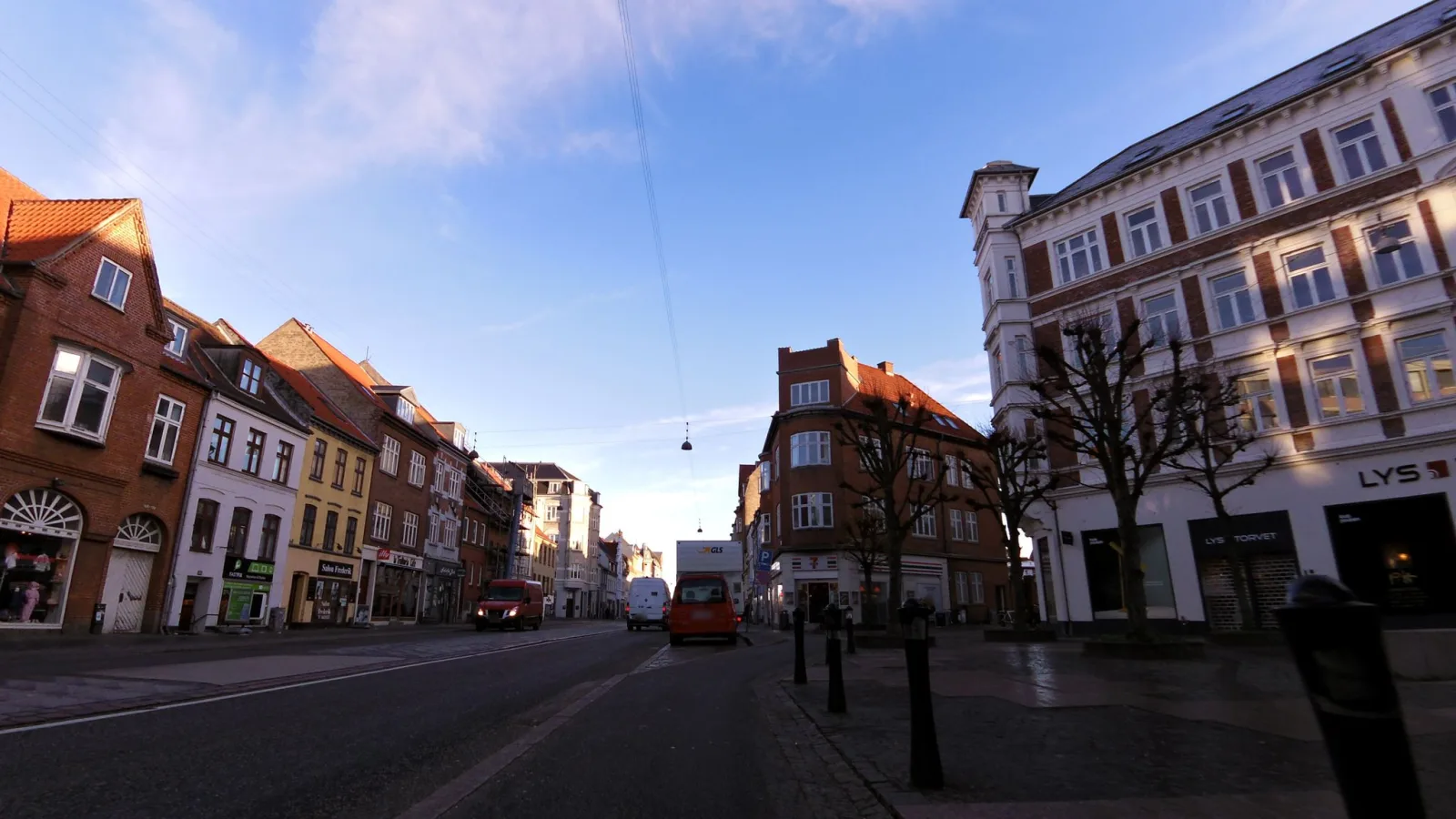 Mapillary-Foto in der Nähe von La Trattoria Cafe