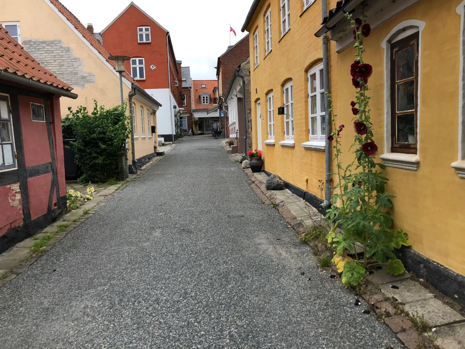 Mapillary-foto nær Mad & vin