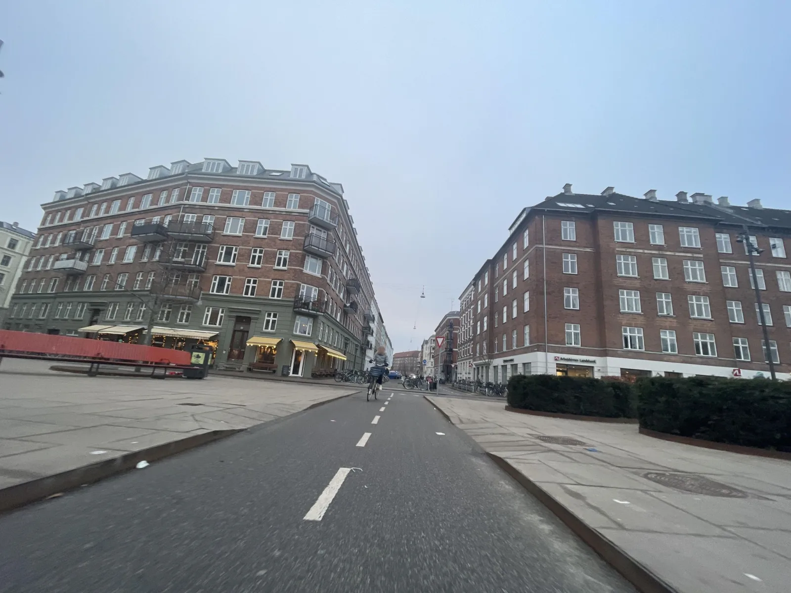 Mapillary-Foto in der Nähe von Enghave Kaffe