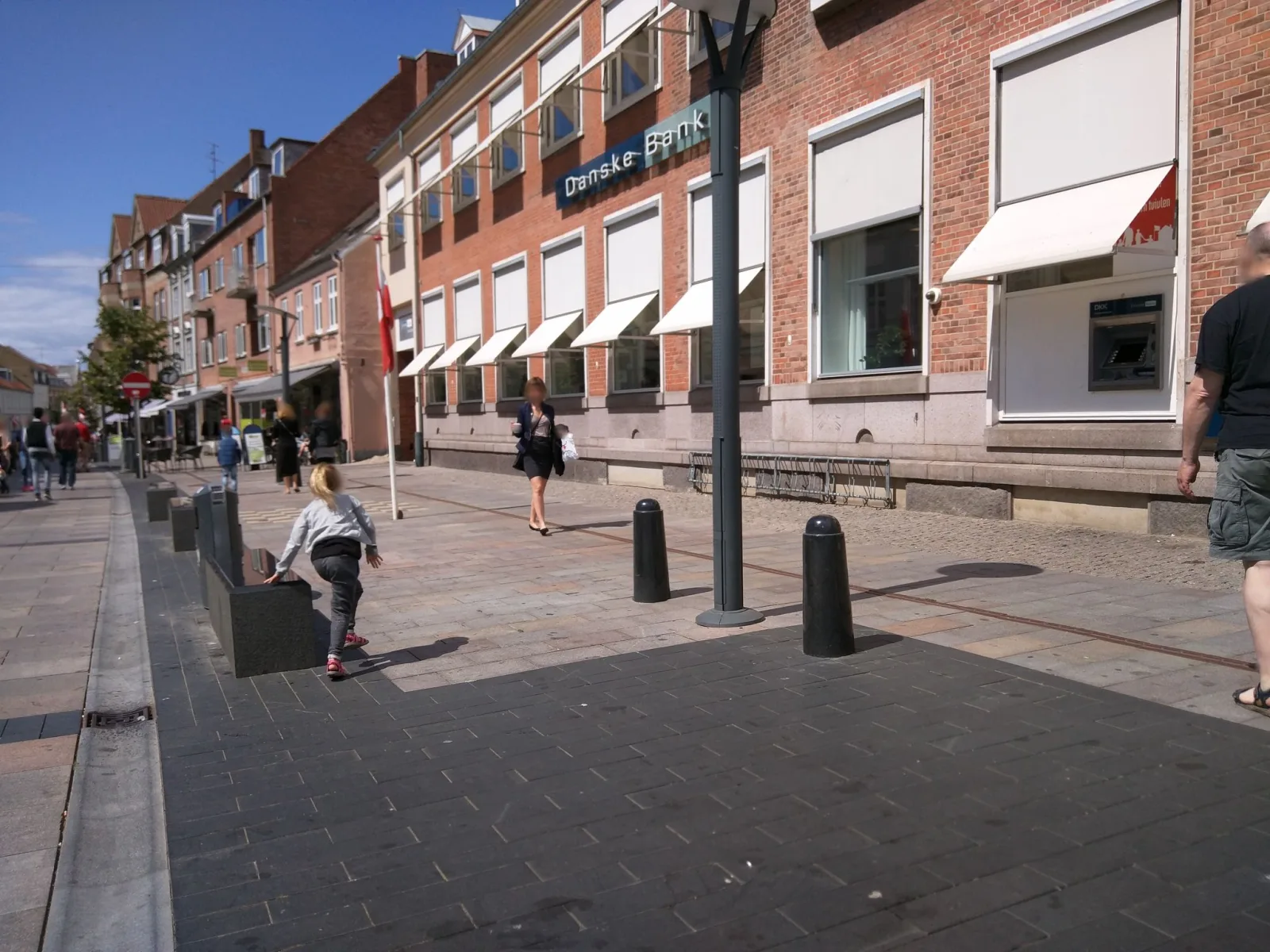 Mapillary-Foto in der Nähe von TK Place