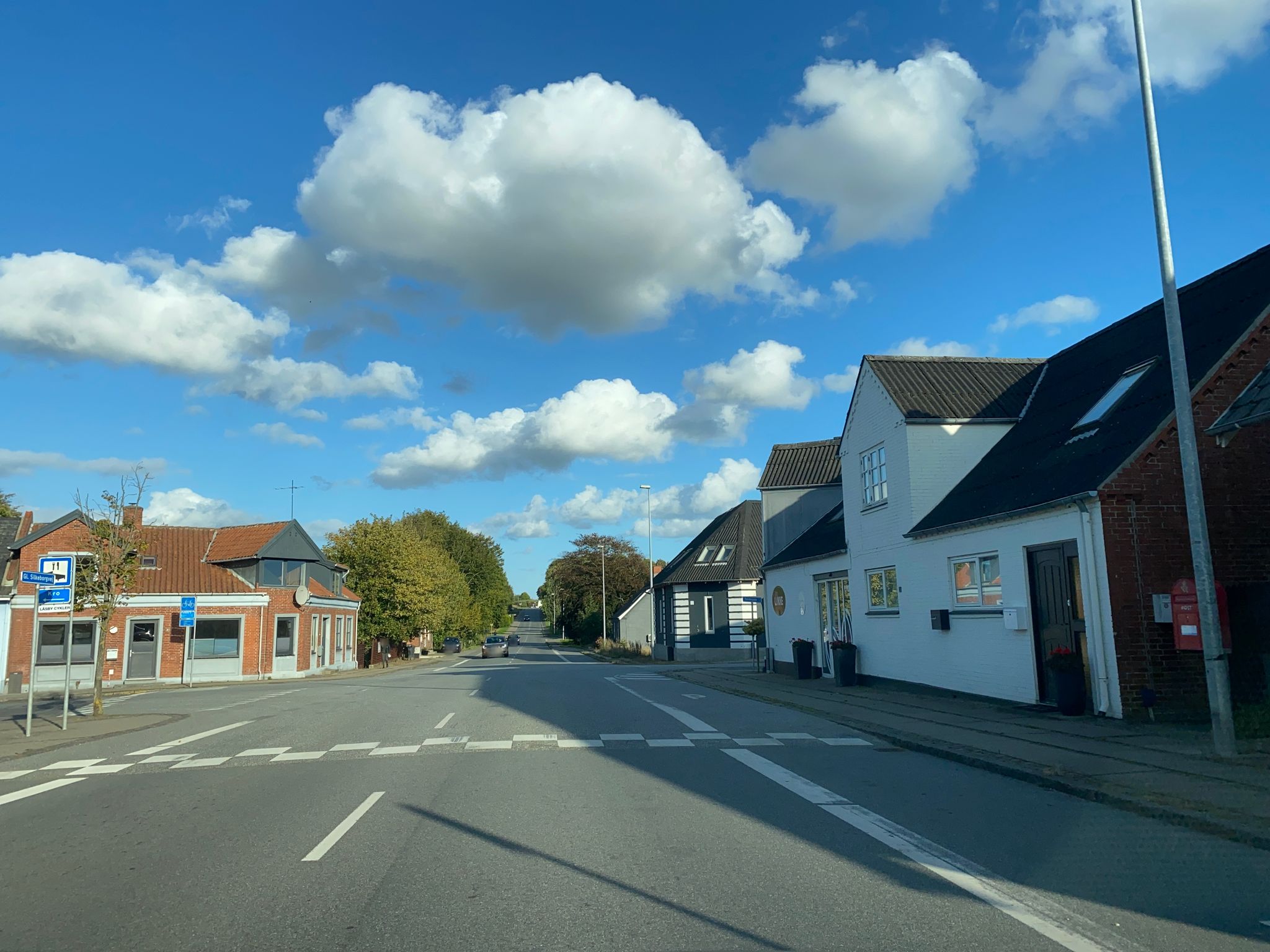 Mapillary-Foto in der Nähe von Låsby Pizza