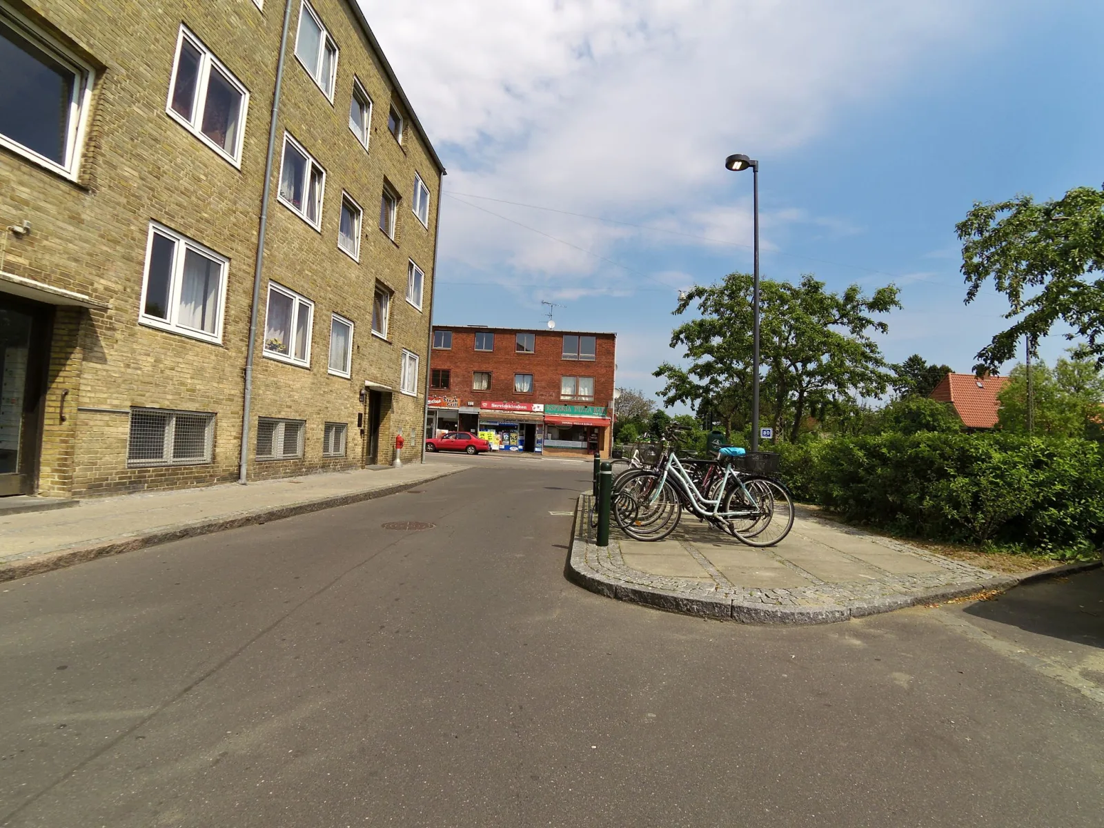 Mapillary-Foto in der Nähe von Esperia Pizza Bar