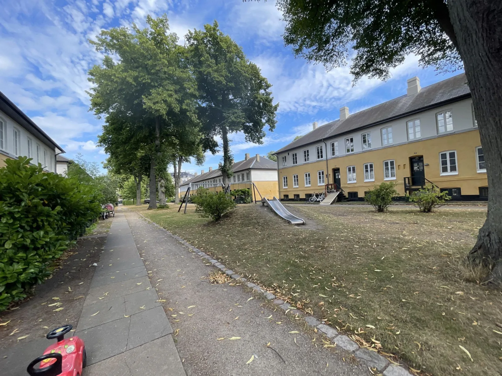 Mapillary-Foto in der Nähe von Brumleby Museum