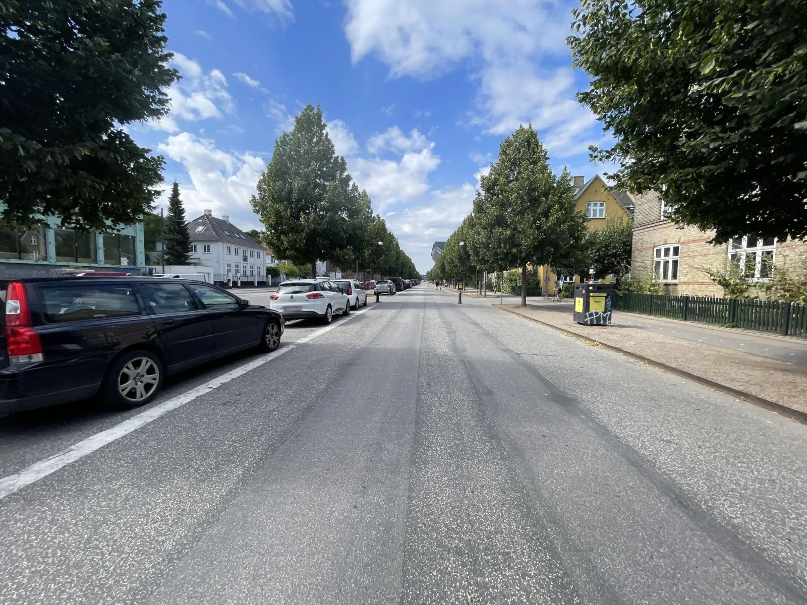 Mapillary-Foto in der Nähe von Enigma