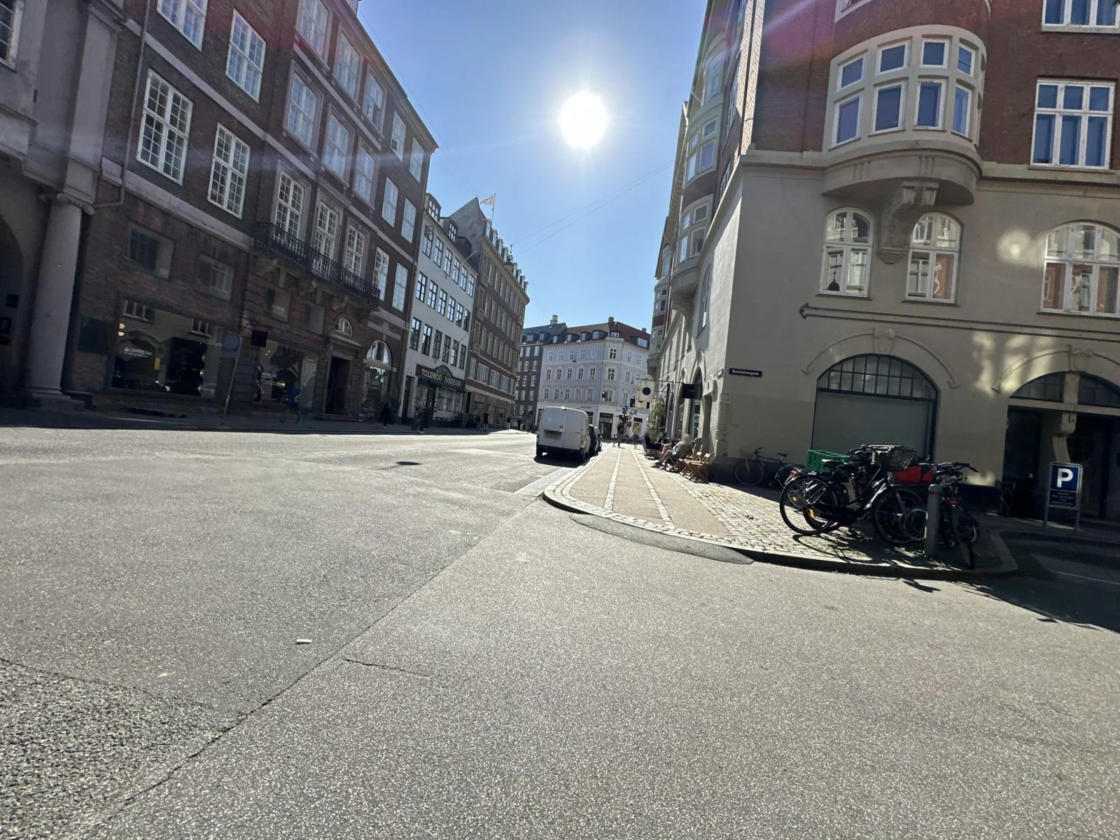 Mapillary-Foto in der Nähe von Frederik Næblerød Family Affair