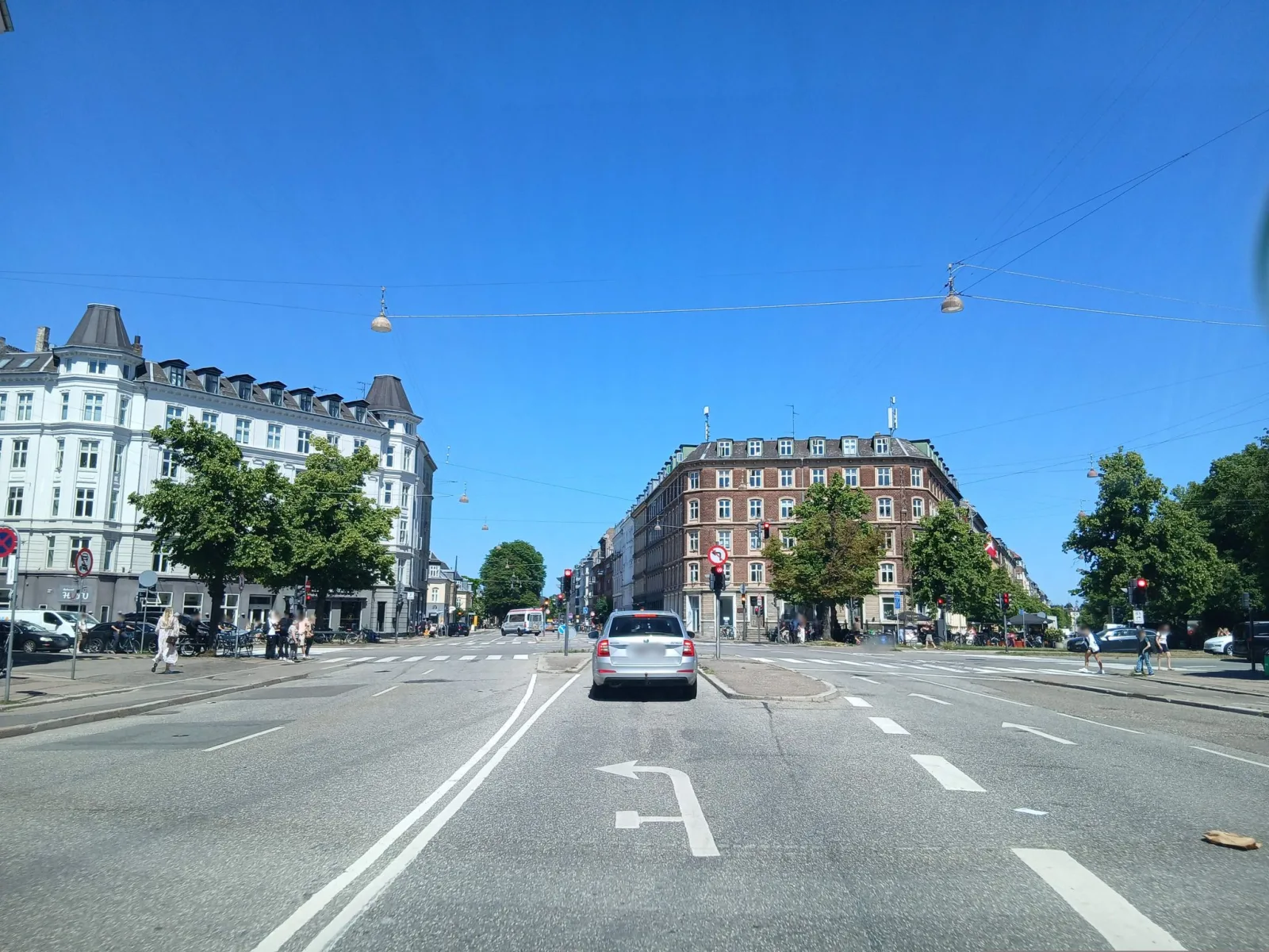 Mapillary-foto nær Institut for Biologi