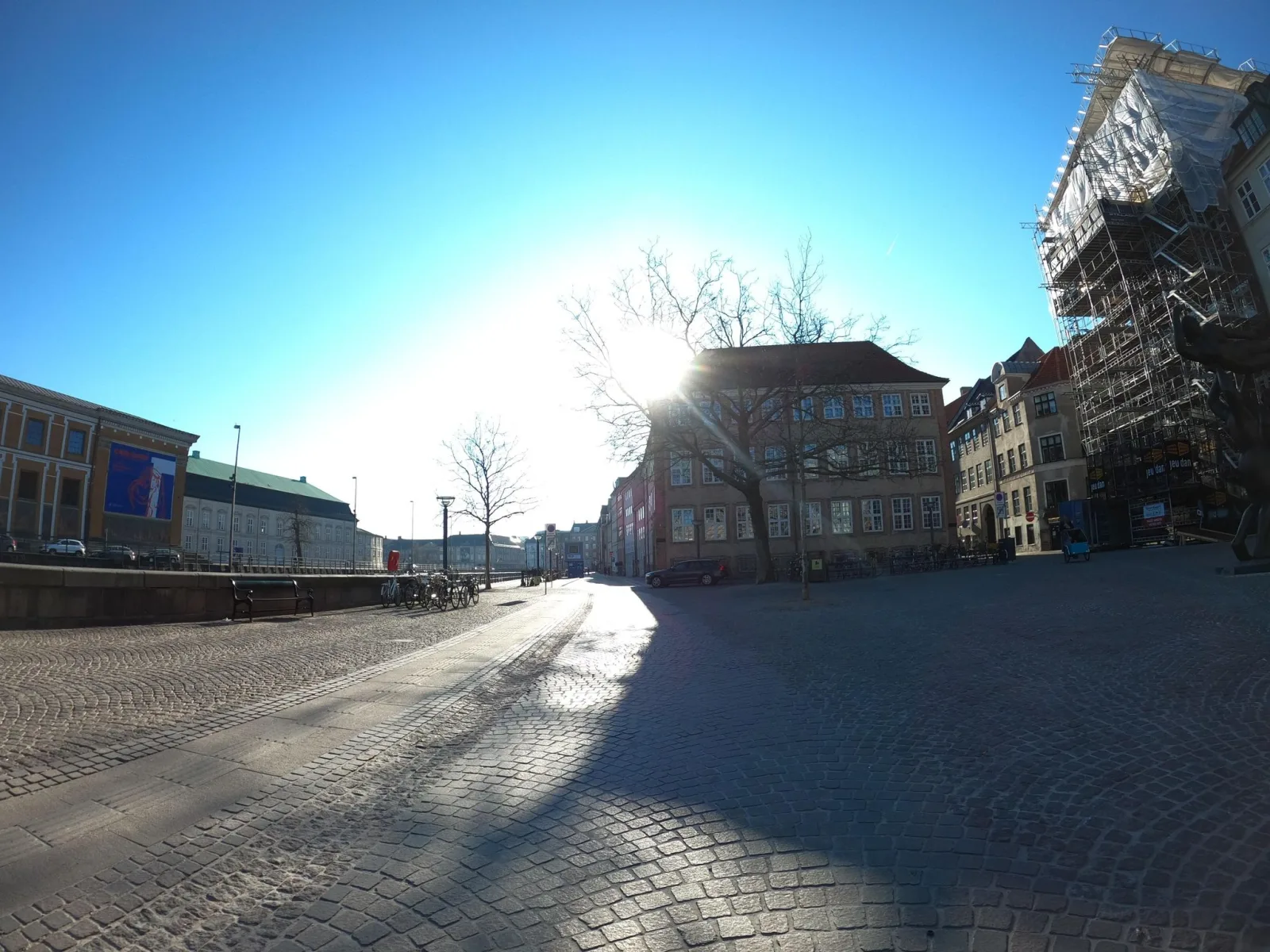 Mapillary-Foto in der Nähe von Kunstforeningen Gl. Strand Cafe