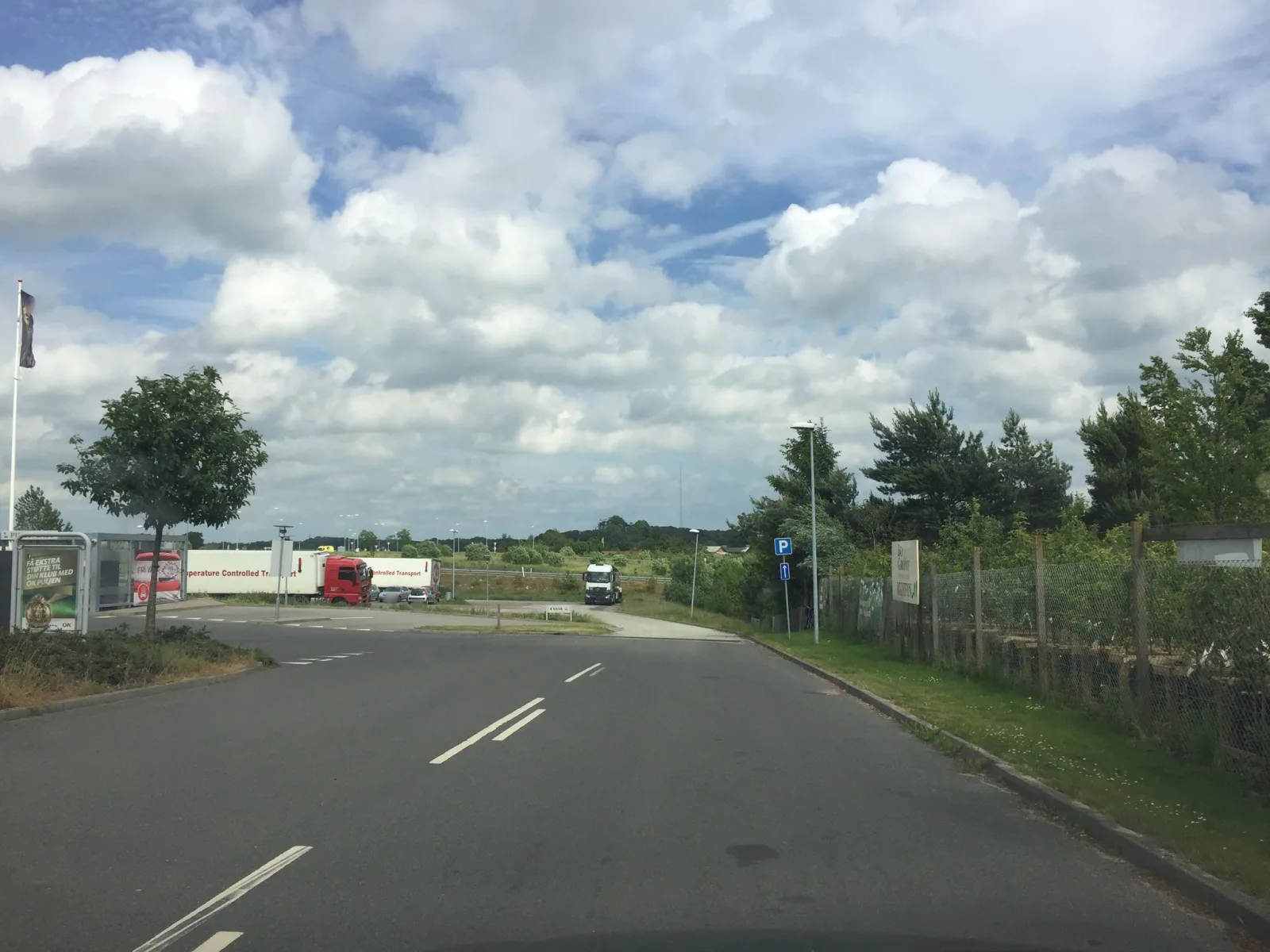 Mapillary-Foto in der Nähe von McDonald's