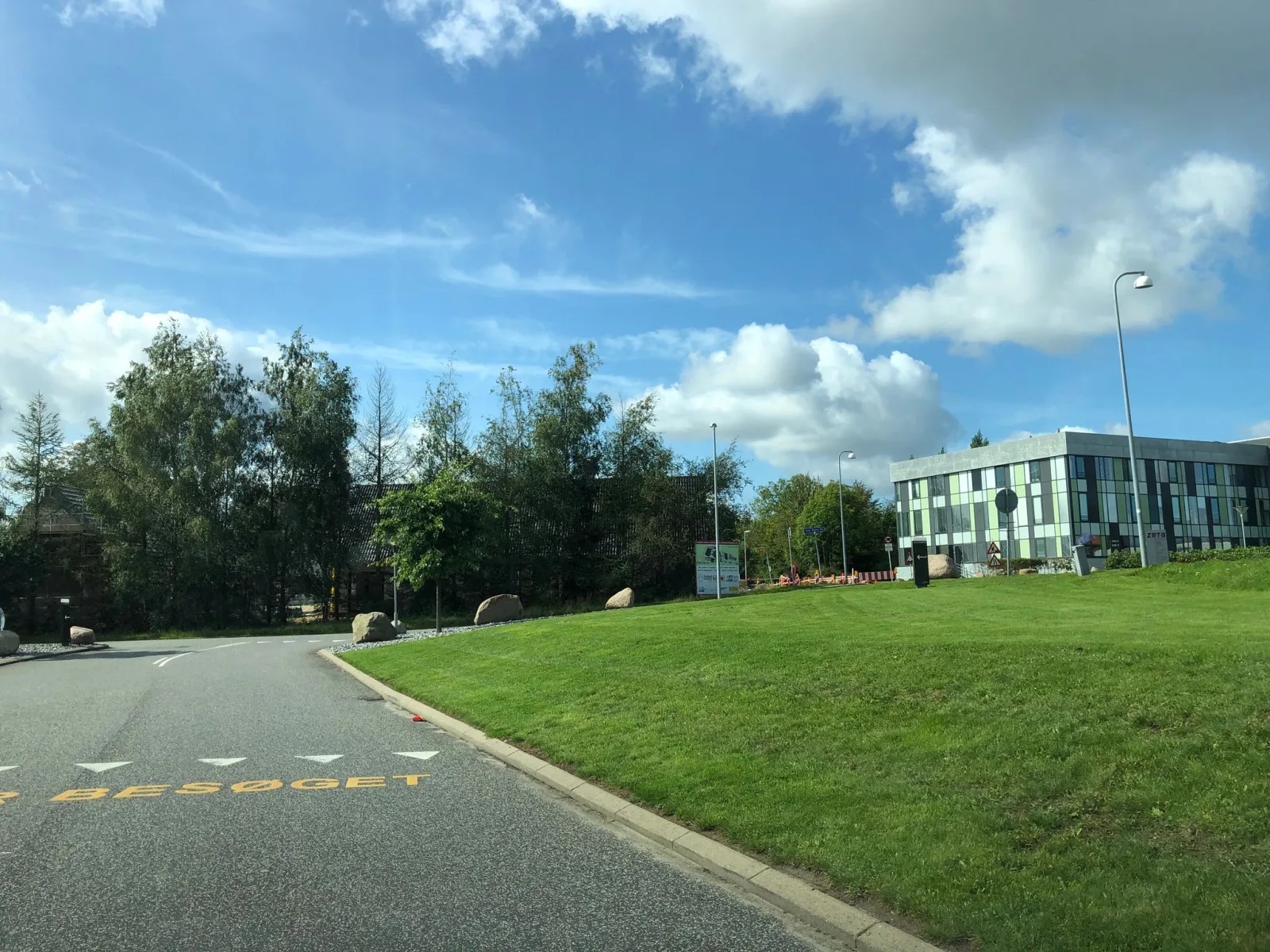 Mapillary-foto nær McDonald's