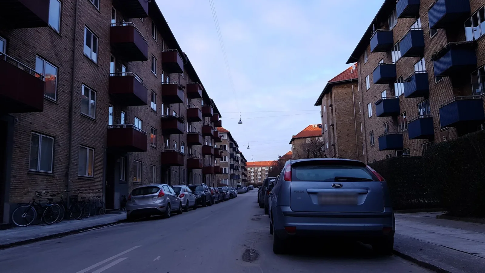 Mapillary-Foto in der Nähe von Fabios Delikatesse