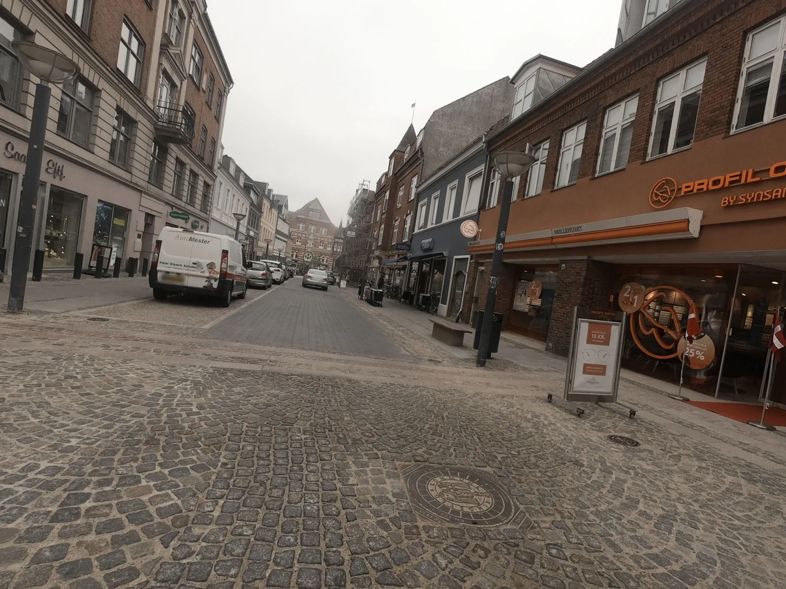 Mapillary-Foto in der Nähe von Wonderful Lifestyle