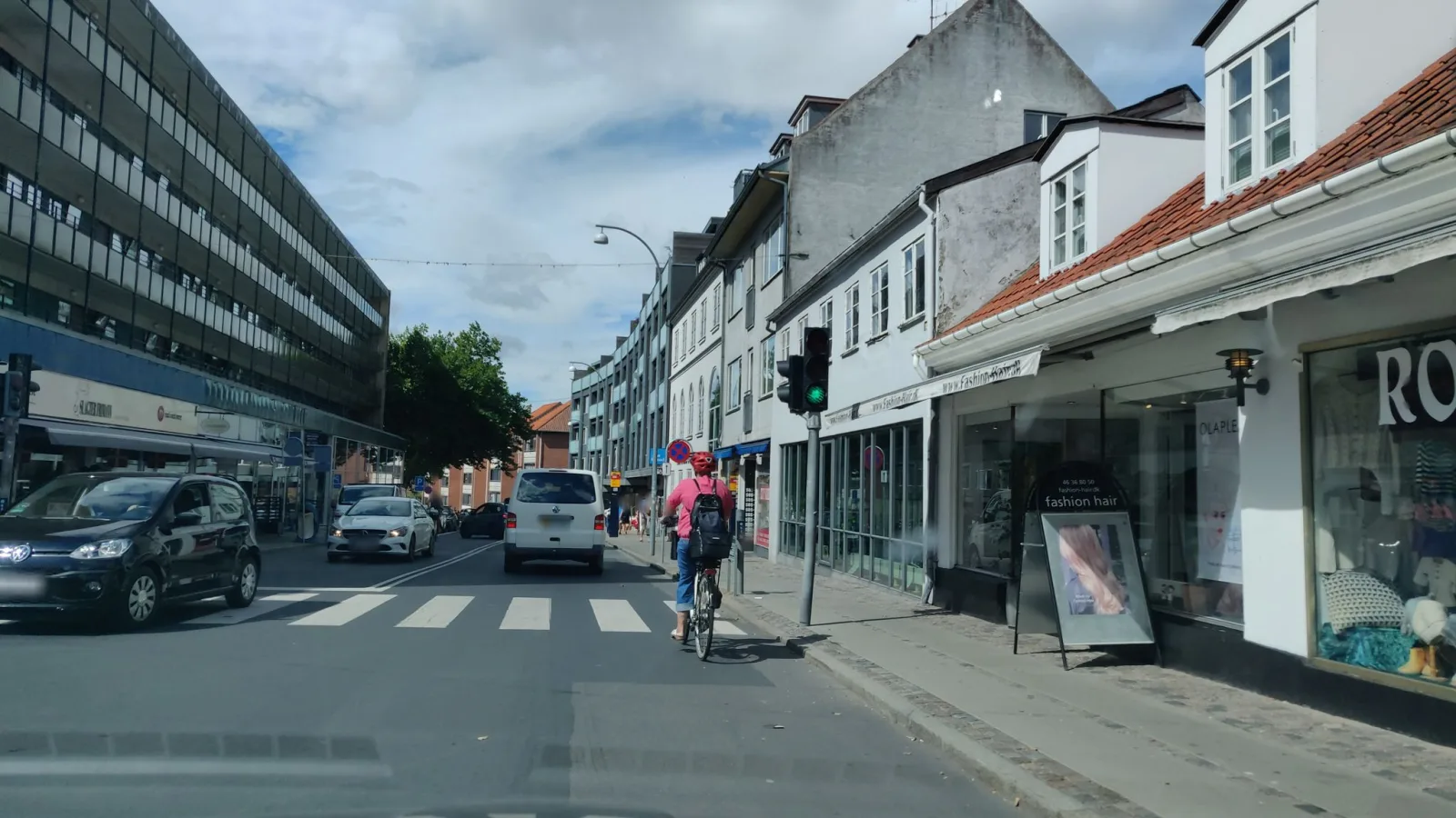 Mapillary-Foto in der Nähe von York Living aps