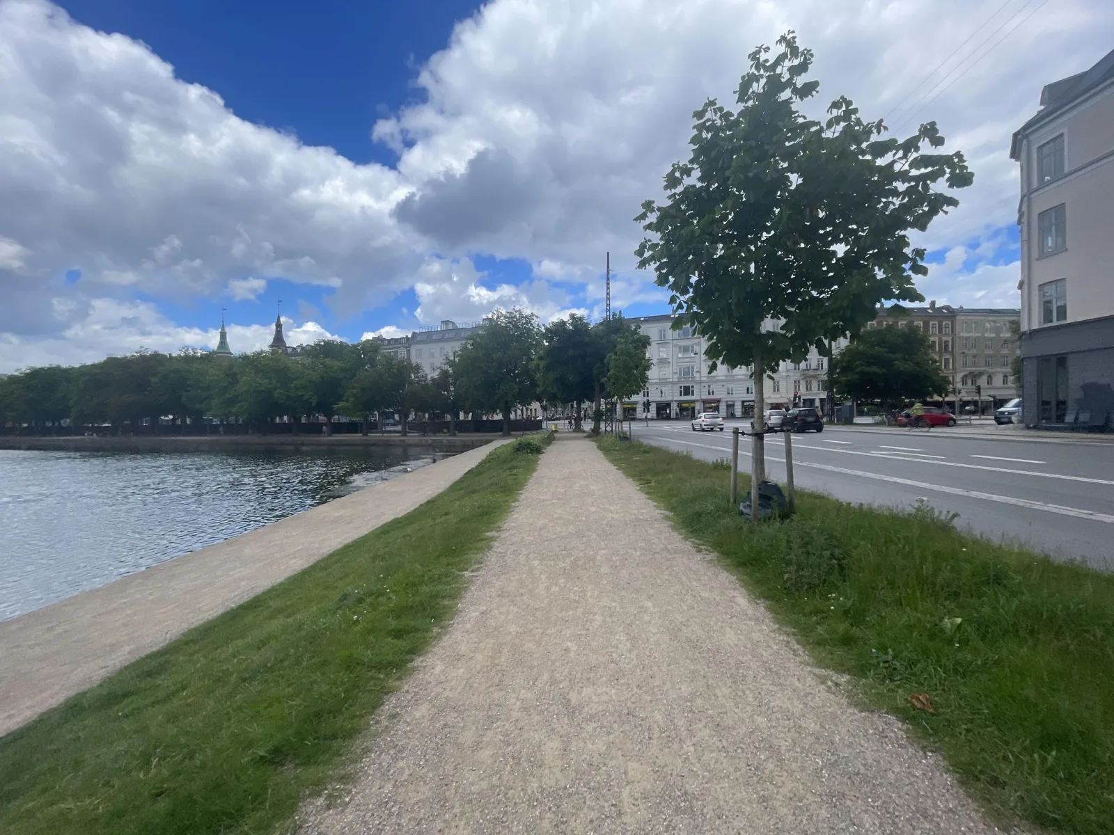 Mapillary-Foto in der Nähe von Famo Metro