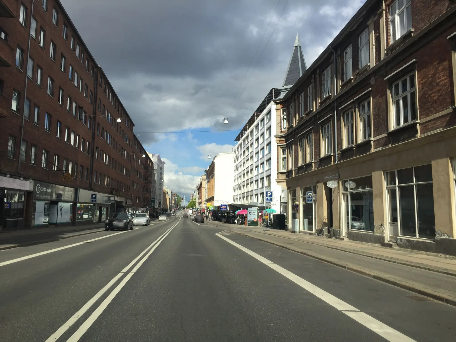 Mapillary-Foto in der Nähe von Famosi E Golosi