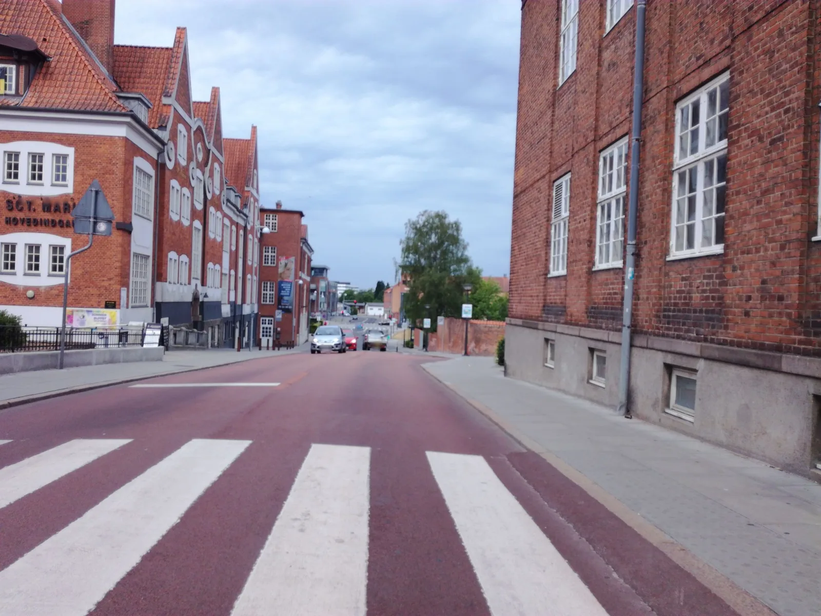 Mapillary-Foto in der Nähe von MeMu Wineshop
