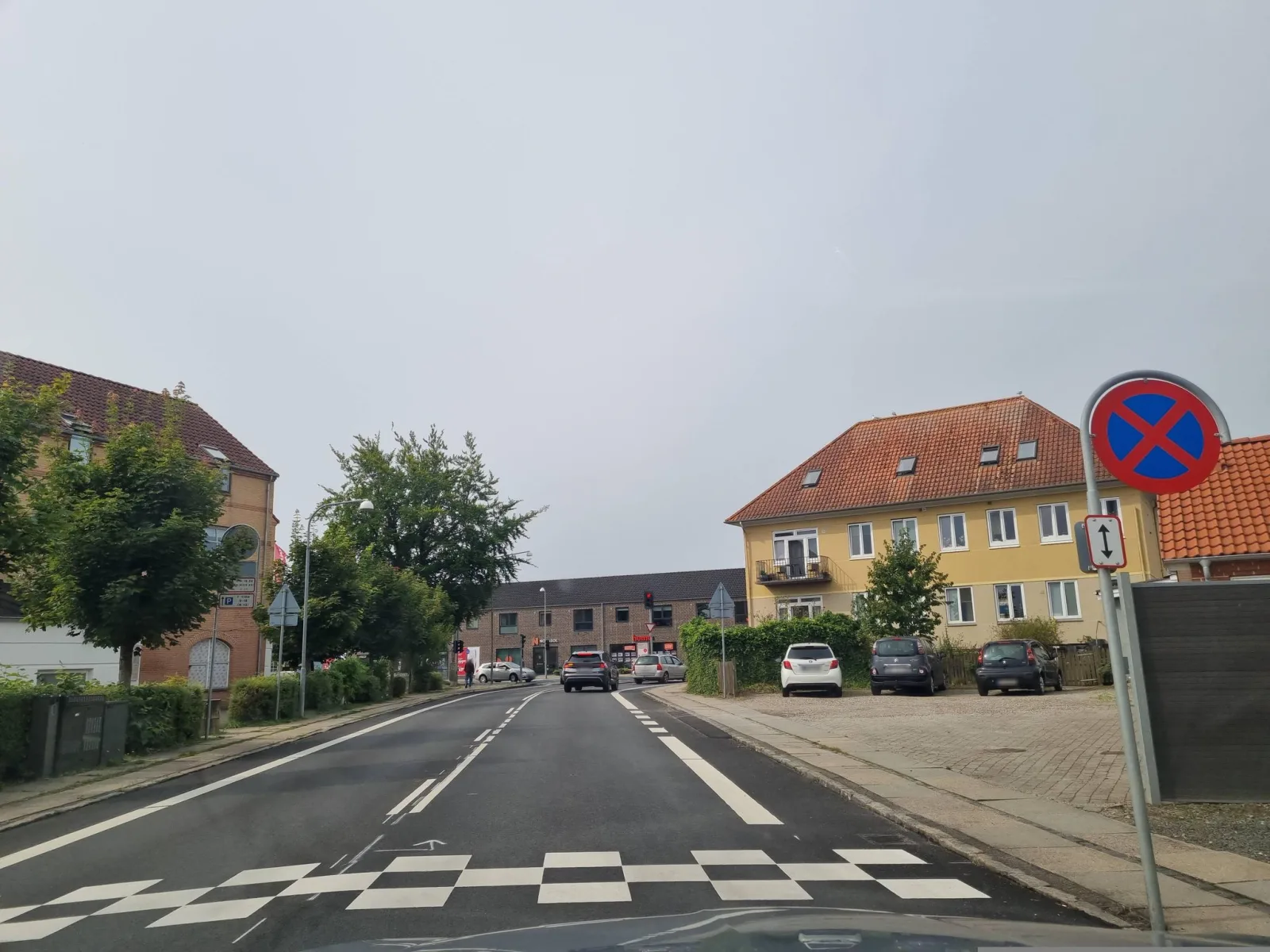 Mapillary-Foto in der Nähe von MENY Café