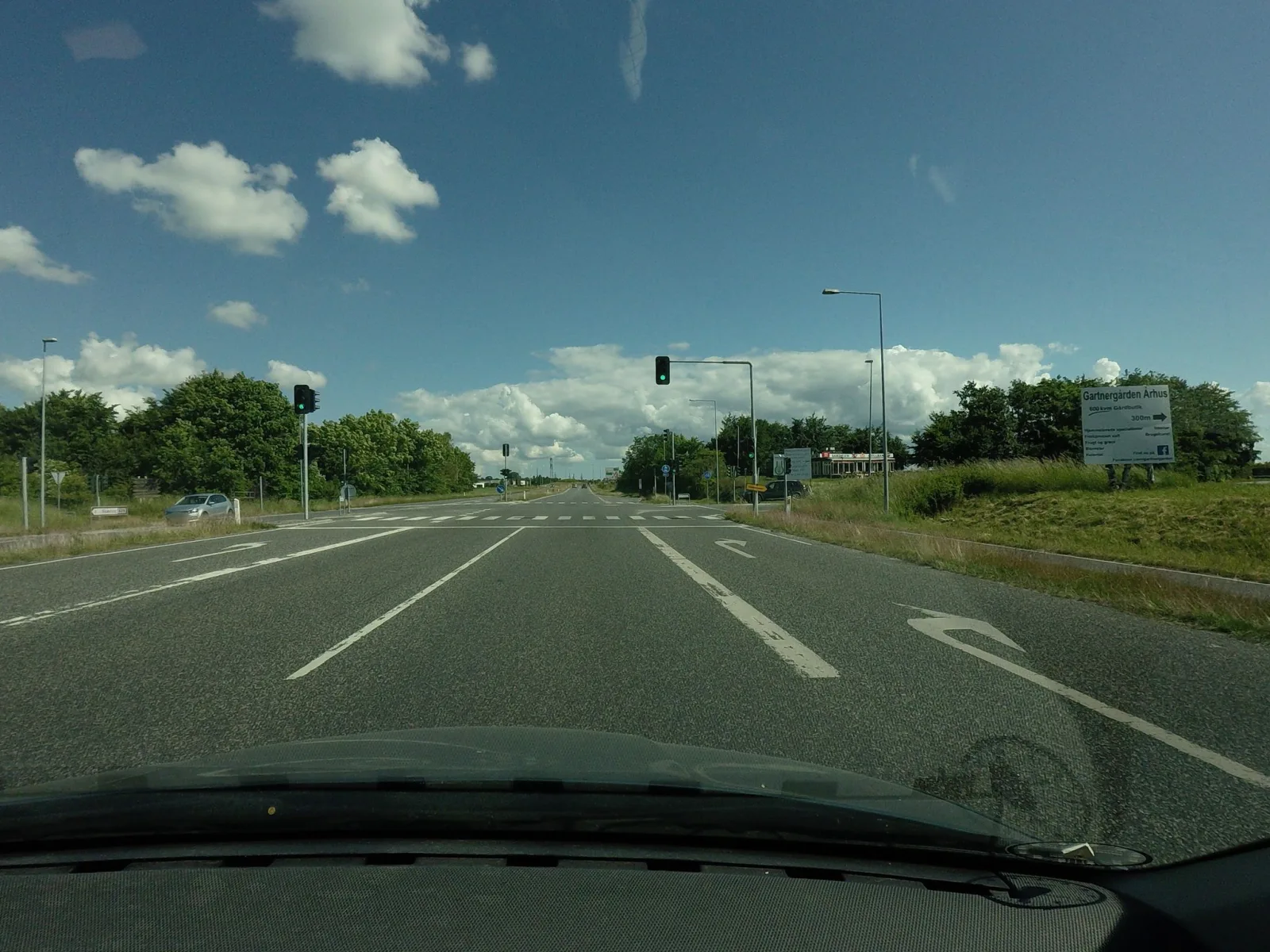 Mapillary-Foto in der Nähe von Margueritten Grill & Café
