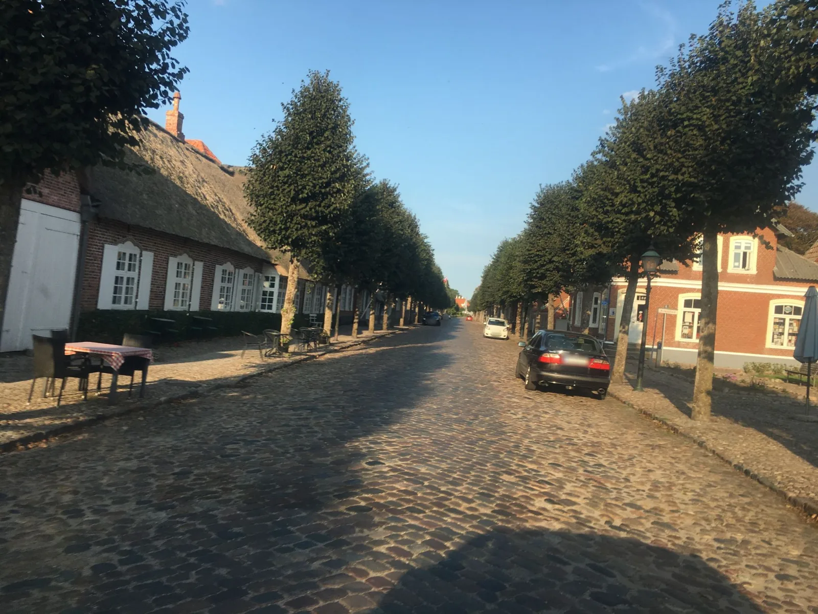 Mapillary-Foto in der Nähe von Mormors lille cafe