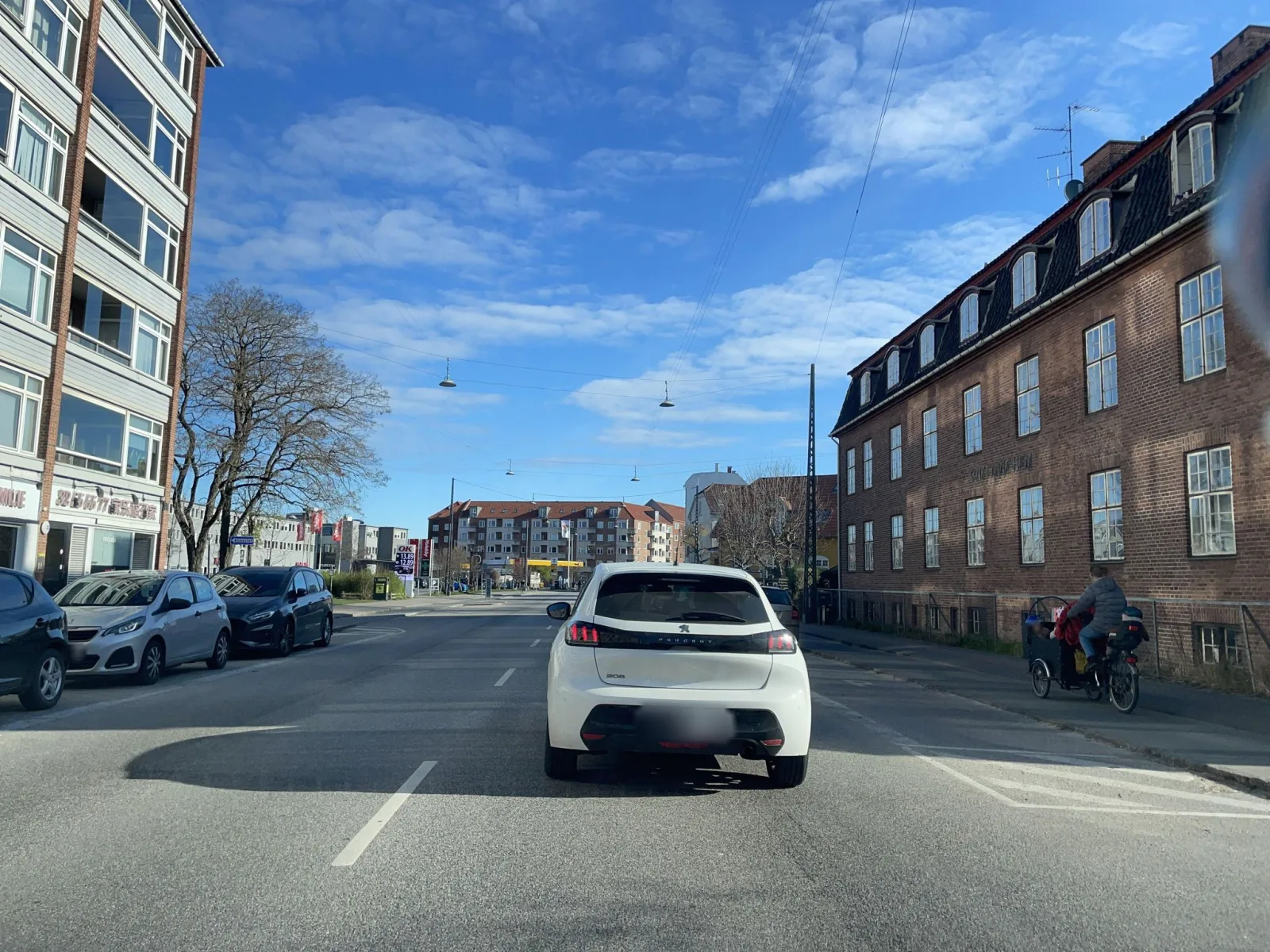 Mapillary-Foto in der Nähe von Flinstones pizza grill