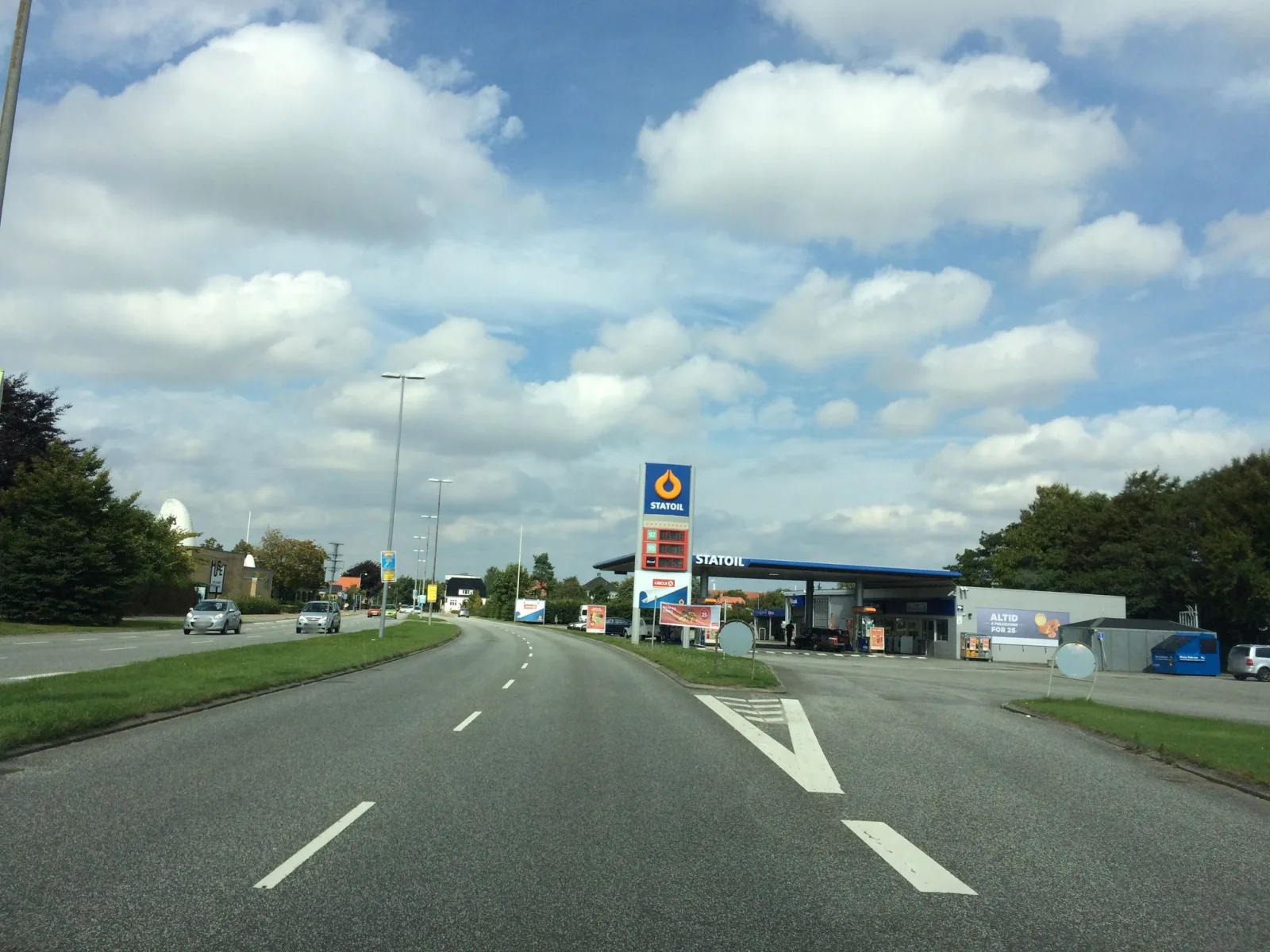 Mapillary-Foto in der Nähe von McDonald's
