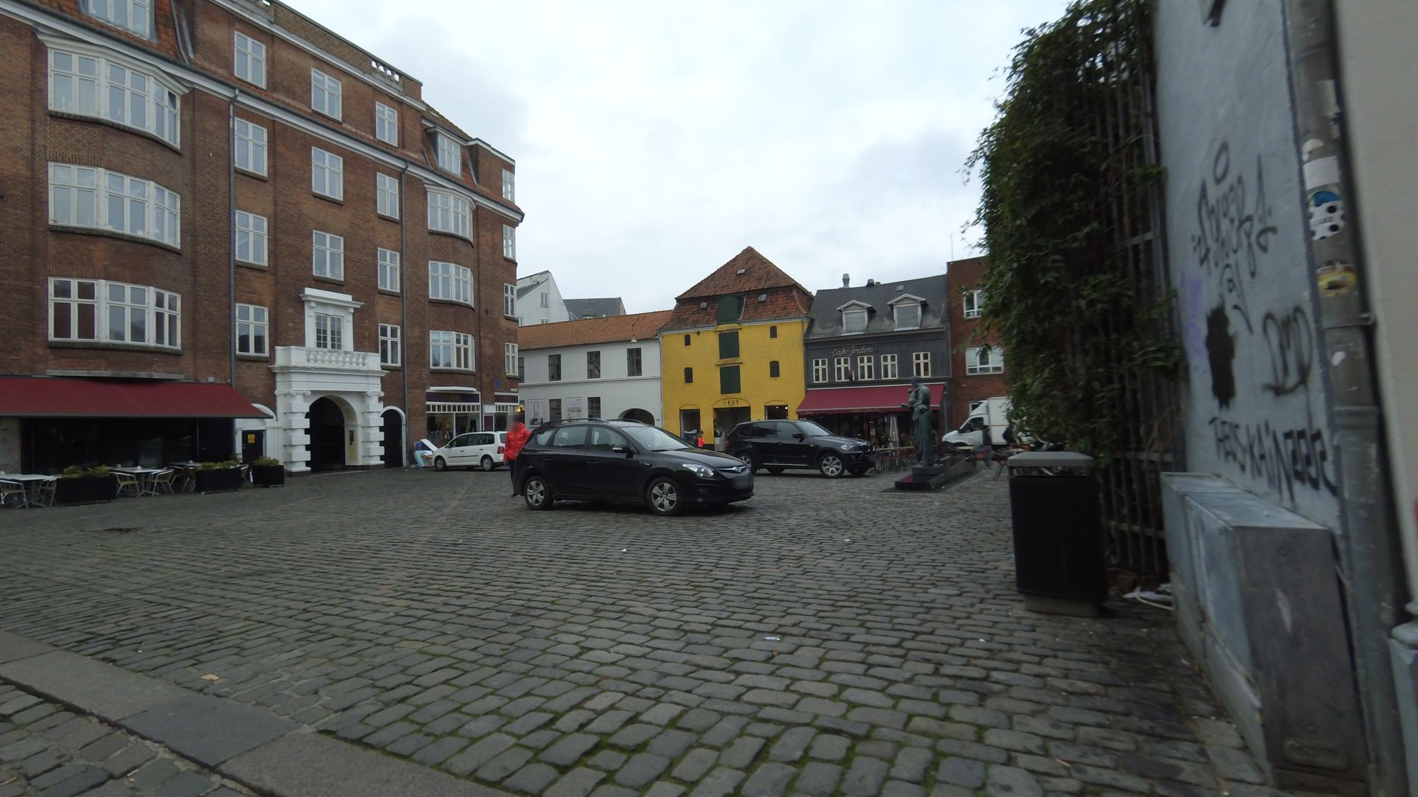 Mapillary-Foto in der Nähe von Mefisto Restaurant & Gårdhave