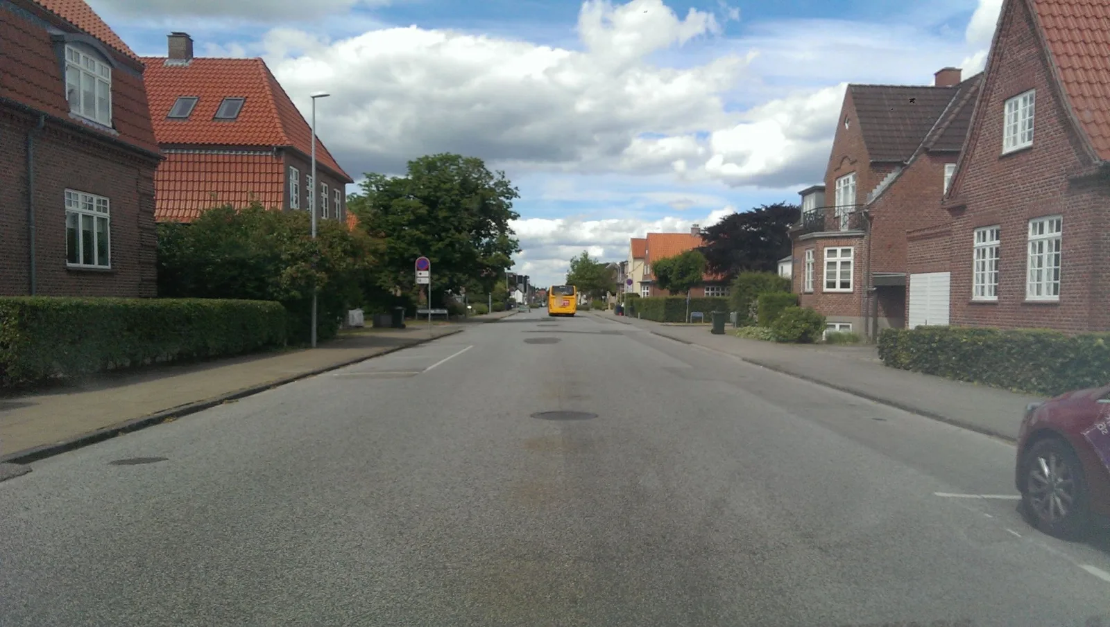 Mapillary-Foto in der Nähe von O-Shi Sushi