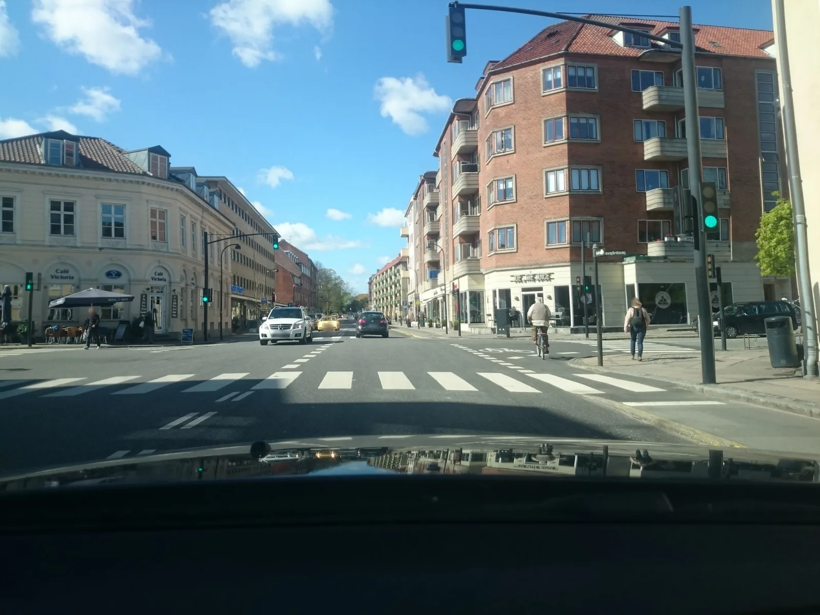 Mapillary-Foto in der Nähe von Freezos Feast