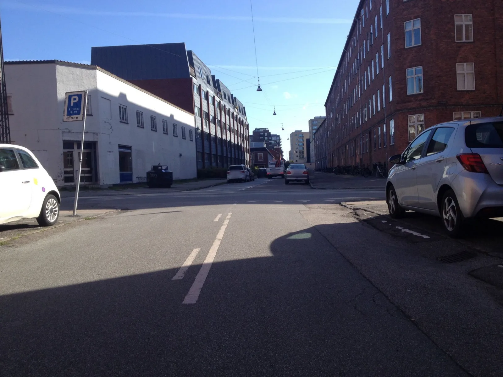 Mapillary-foto nær Fresh Sushi