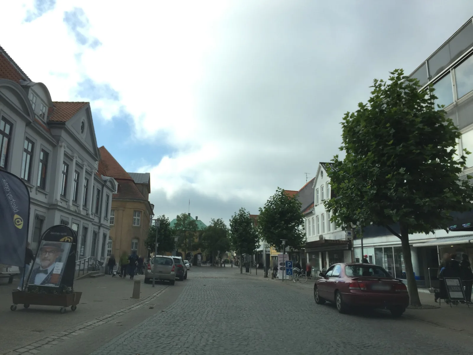 Mapillary-foto nær Oyisi running sushi & wok