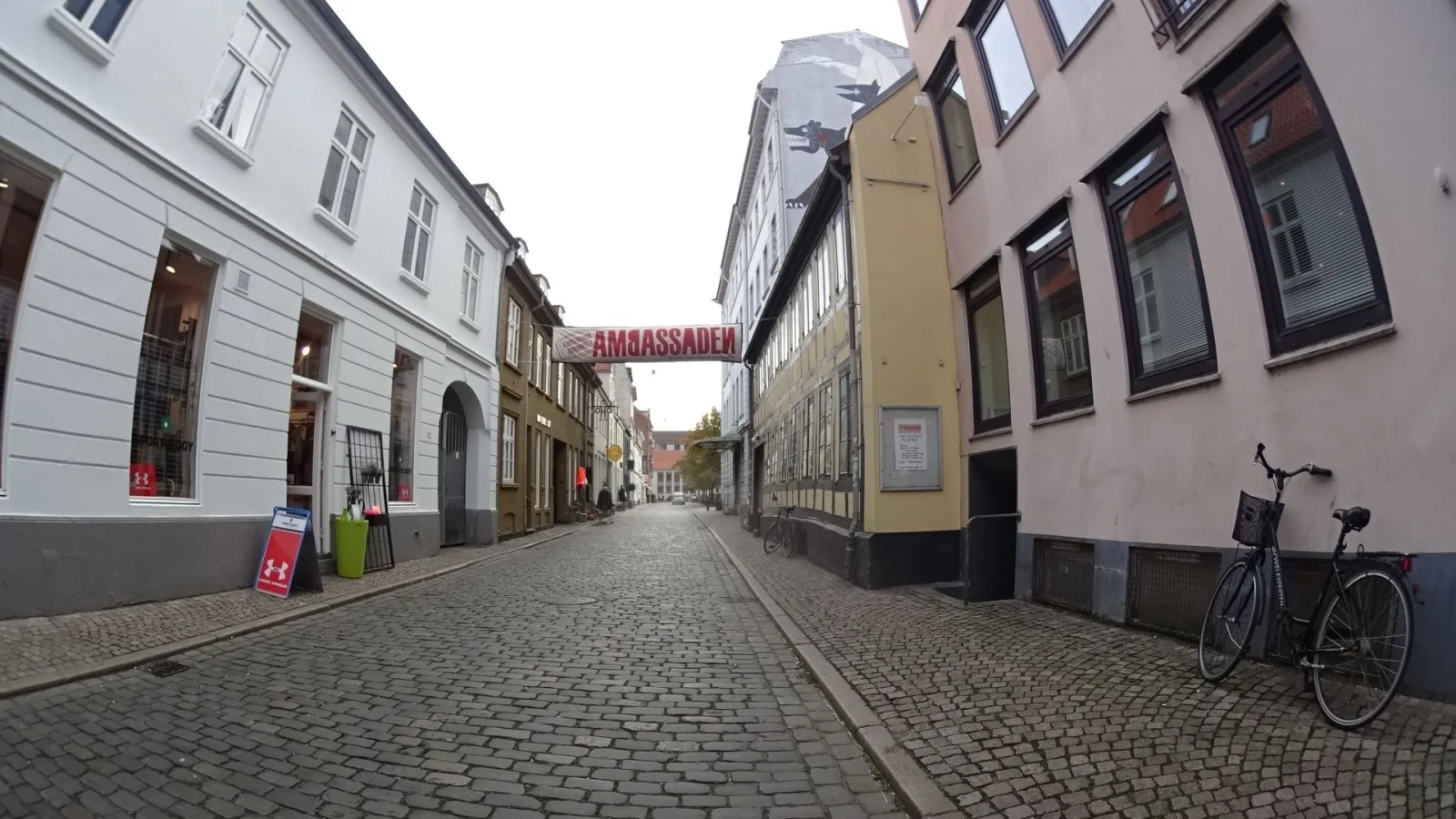 Mapillary-Foto in der Nähe von Mundo