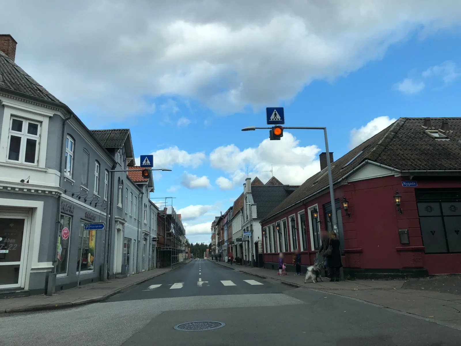 Mapillary-Foto in der Nähe von Musses Pizza & Kebab