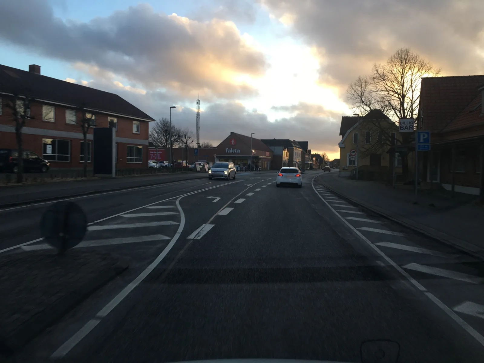 Mapillary-Foto in der Nähe von Pello Pizzaria
