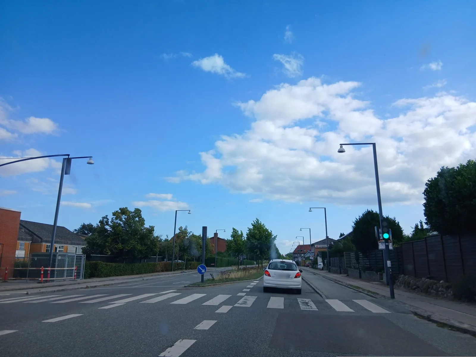 Mapillary-Foto in der Nähe von Gemello La Pizza
