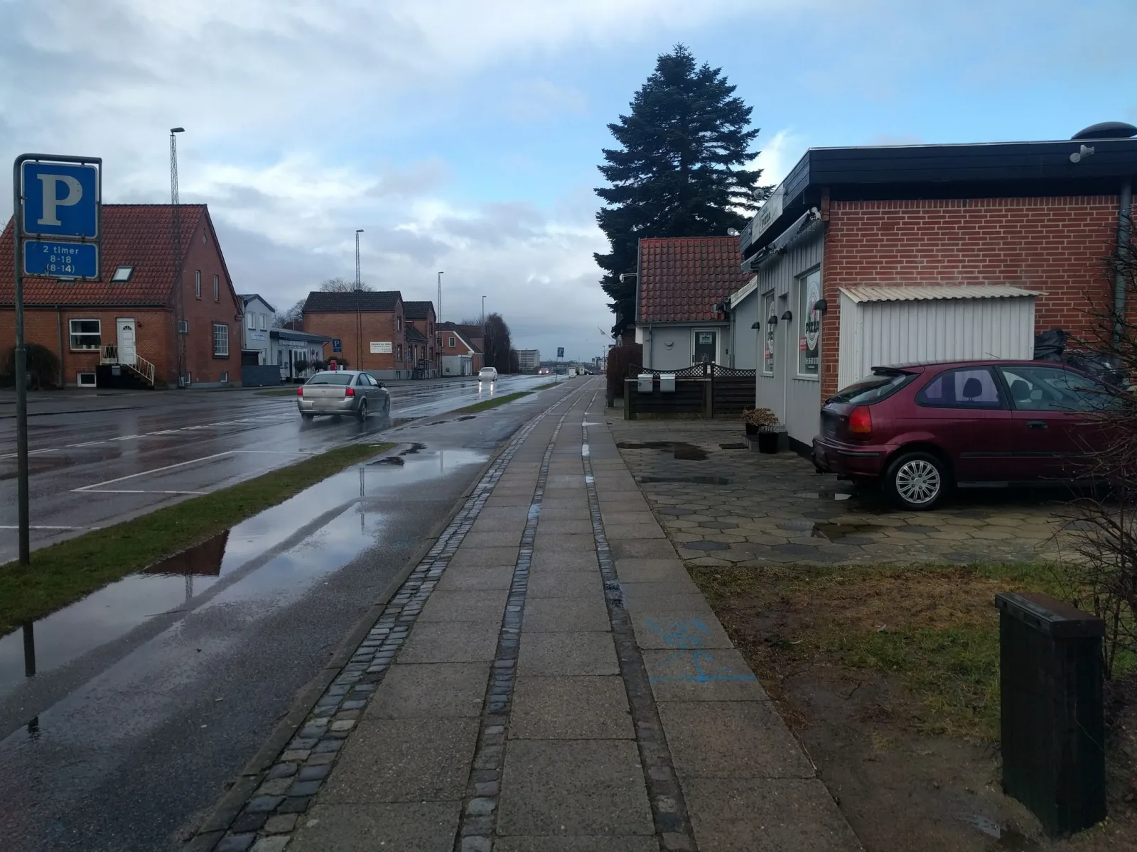 Mapillary-Foto in der Nähe von Overlund Pizza