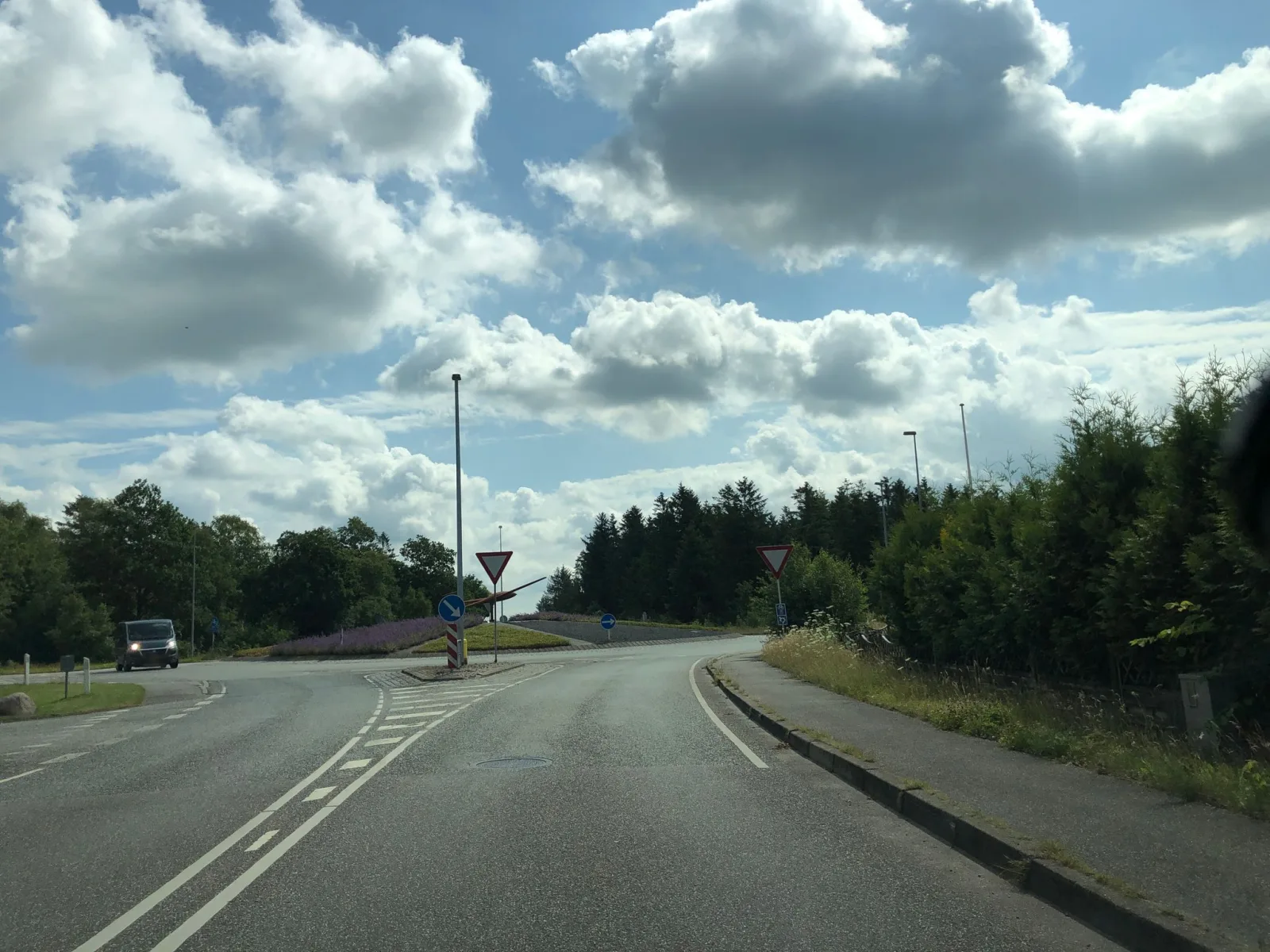 Mapillary-Foto in der Nähe von Pinders Cafe