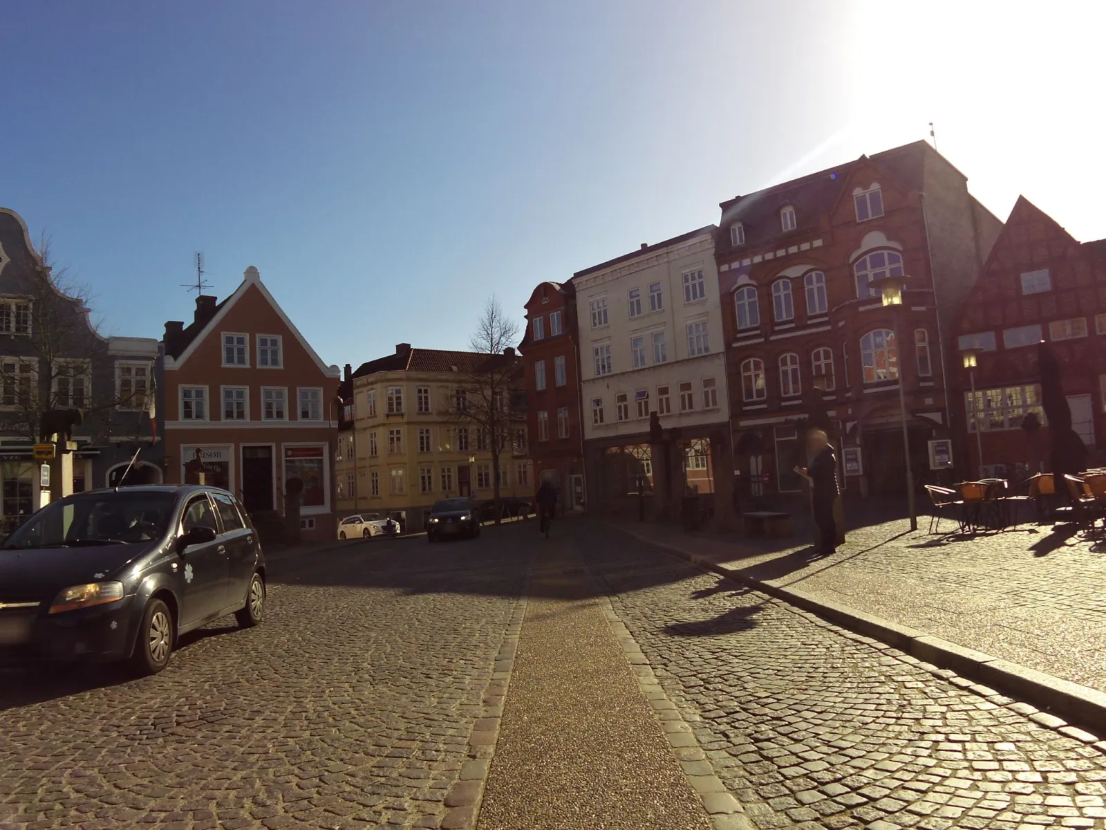 Mapillary-Foto in der Nähe von RAS