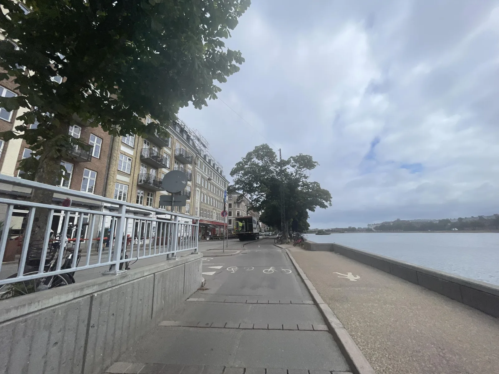 Mapillary-Foto in der Nähe von Hanzo Nørrebro