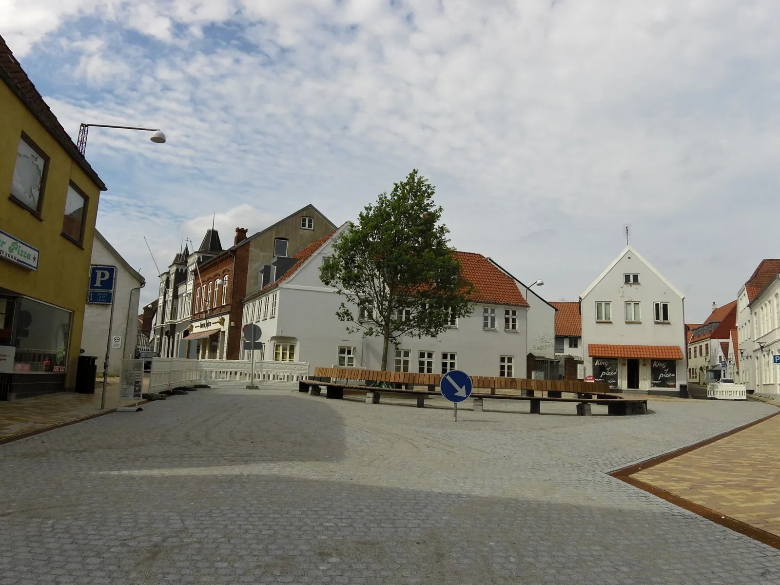 Mapillary-Foto in der Nähe von Restaurant Yugoslavia & The Sweet Lab
