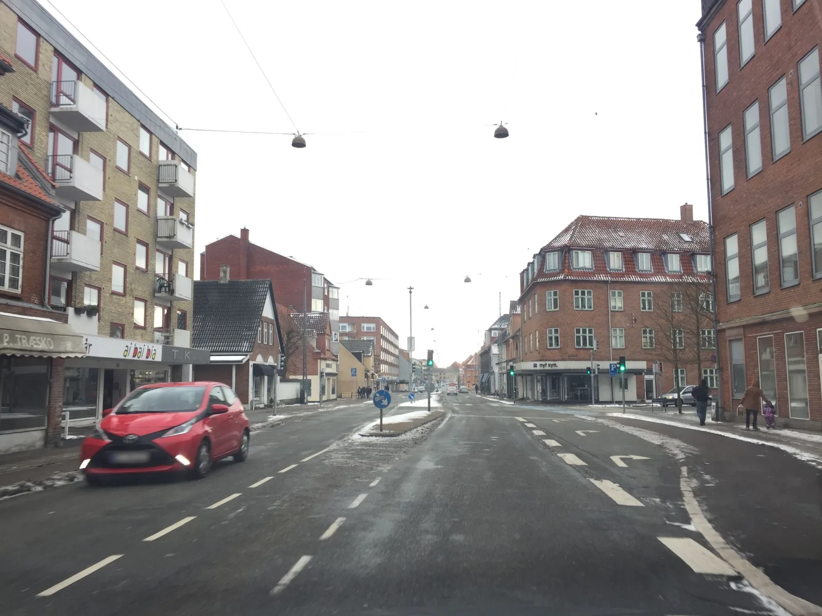 Mapillary-Foto in der Nähe von Here sushi