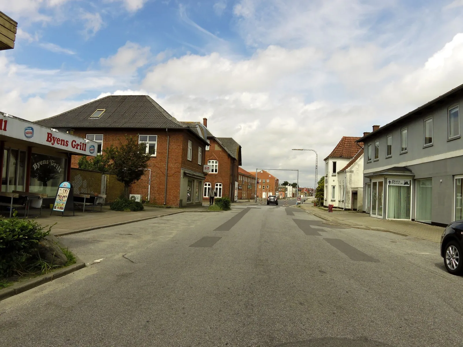 Mapillary-Foto in der Nähe von Rogda Pizza & Kebab
